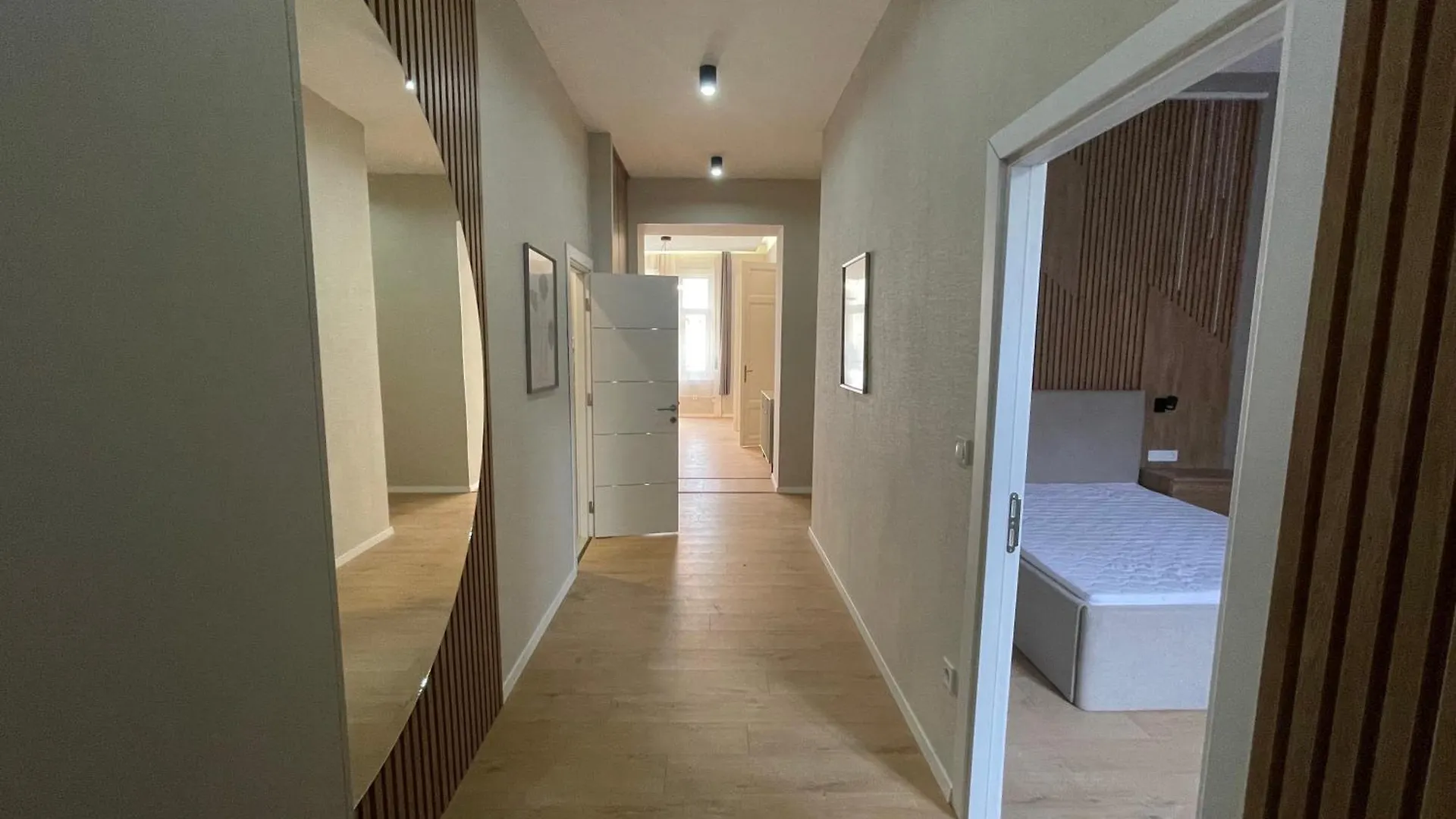 Apartment City Center 4! Modern And Cozy 3Br In City Center! Budapest