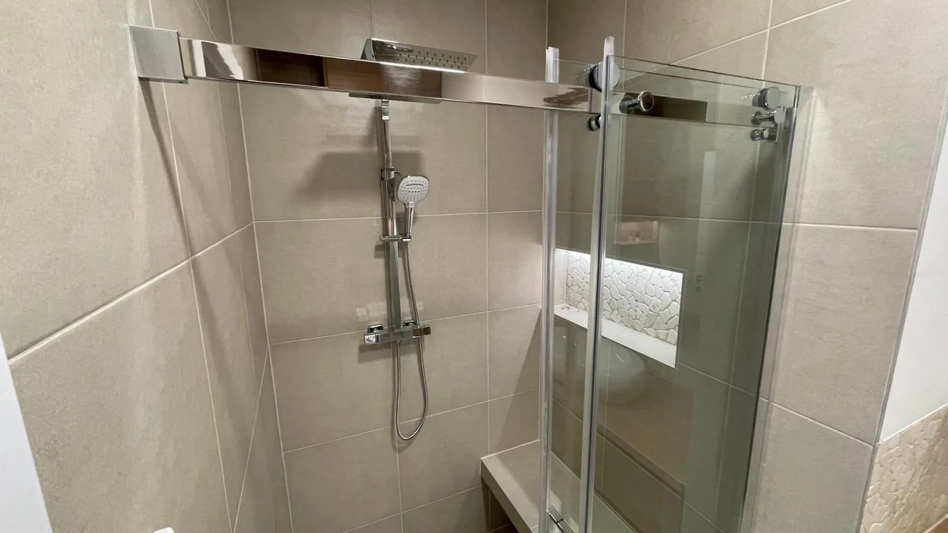Apartment City Center 4! Modern And Cozy 3Br In City Center! Budapest Hungary