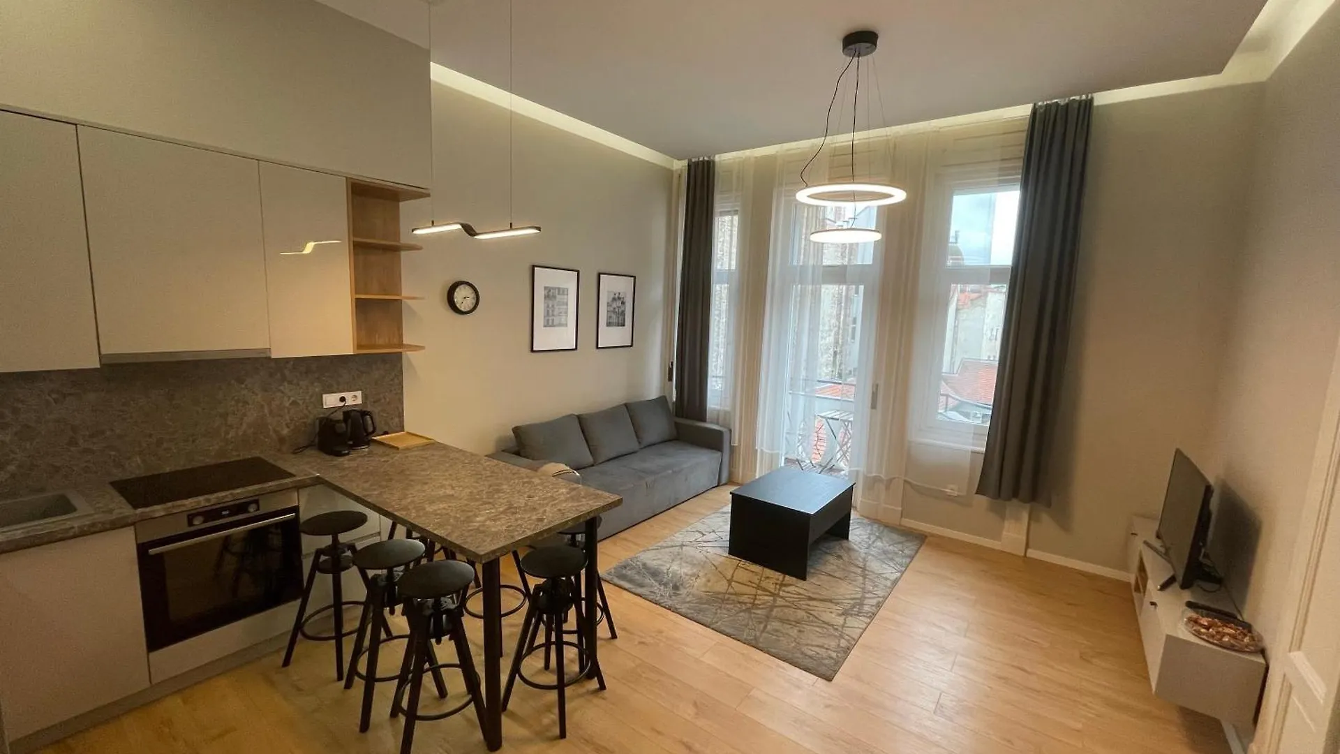 City Center 4! Modern And Cozy 3Br In City Center! contacts