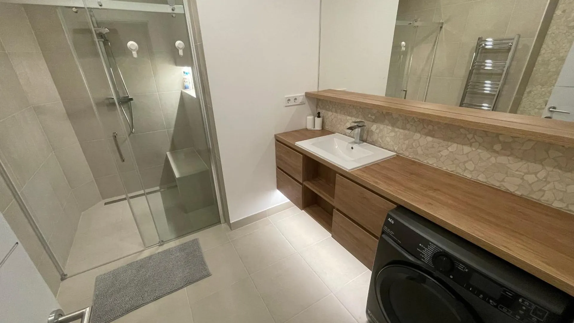 City Center 4! Modern And Cozy 3Br In City Center! Budapest 0*,