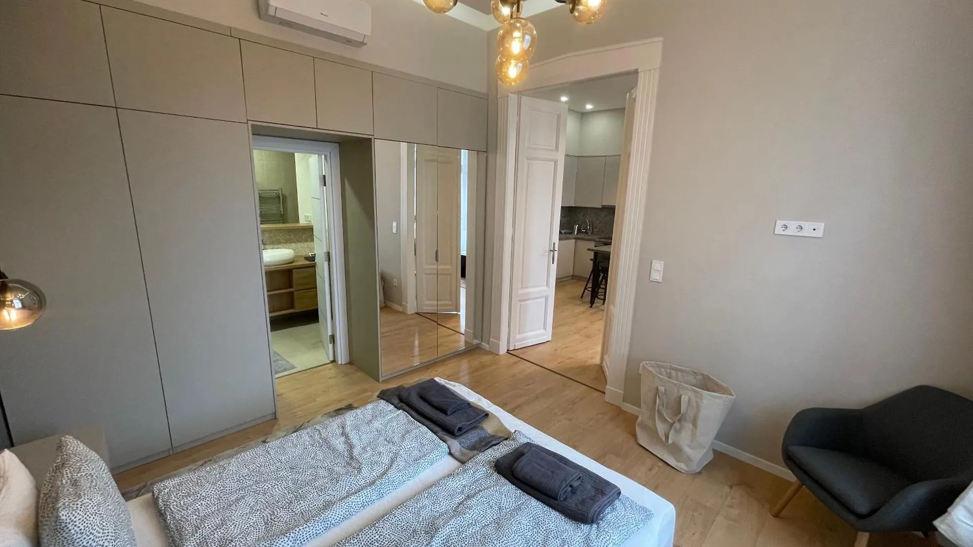 City Center 4! Modern And Cozy 3Br In City Center! Budapest